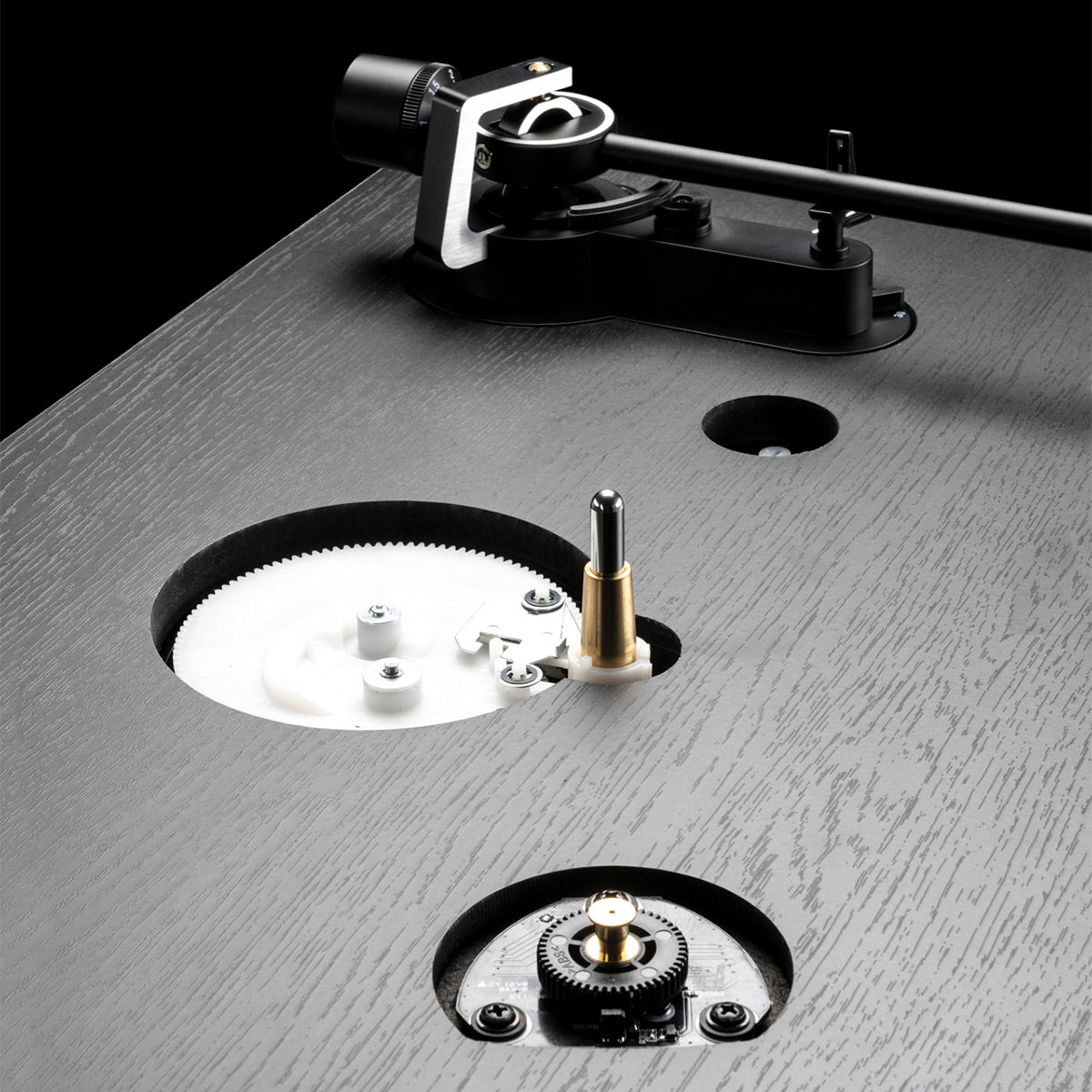 Dual CS 529 Fully Automatic 3-Speed Turntable with Bluetooth (Black Veneer)